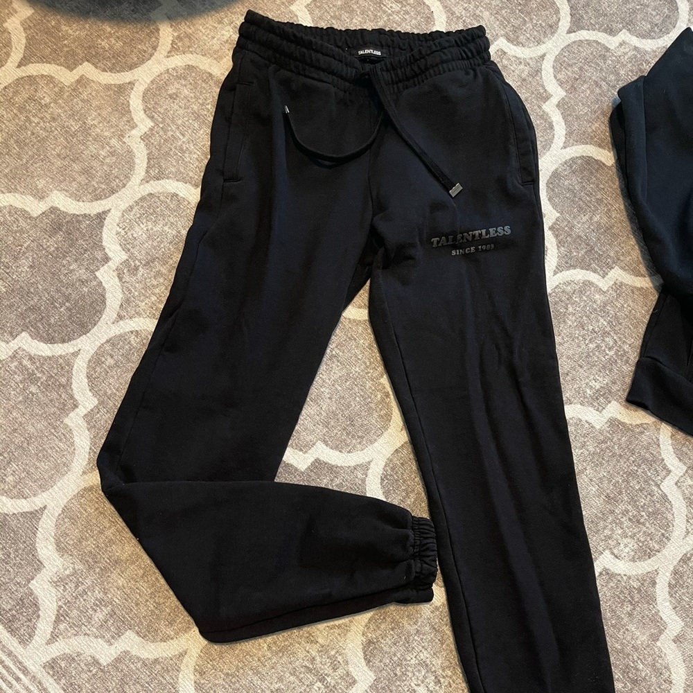 TALENTLESS Women’s Premium Staple Sweatpants